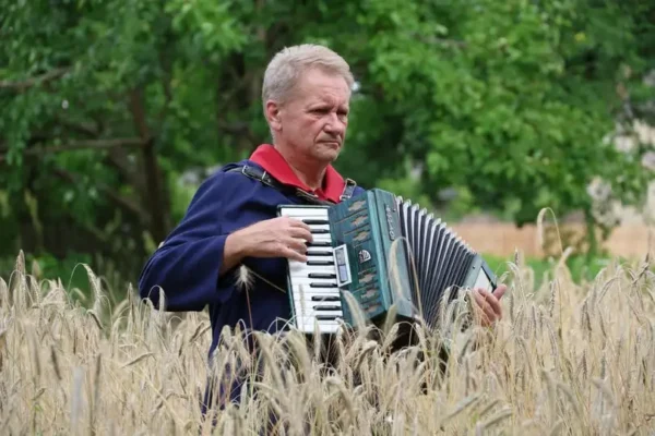 Nagrania teledysku z ogniskiem muzycznym i zespołem Błękit Krajny – druga część za nami