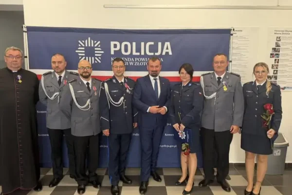 Święto Policji w Złotowie – odznaczenia i awanse dla funkcjonariuszy z Krajenki