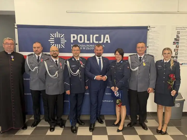 Święto Policji w Złotowie – odznaczenia i awanse dla funkcjonariuszy z Krajenki