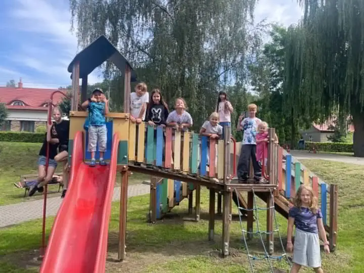 Wakacyjne podchody i seans „Króla Lwa” – 6. dzień zajęć w Miasteczku