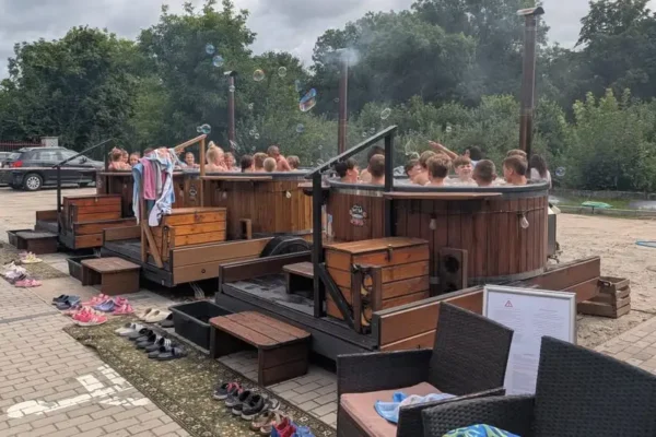 Wakacyjny Dzień Pełen Niespodzianek w Miasteczku Krajeńskim: Mobilne SPA, Burmistrz i Domowa Zupa
