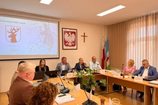 XXV sesja Rady Miejskiej w Ujściu: Plan Ogólny i budżet przyjęte mimo minimalnego kworum