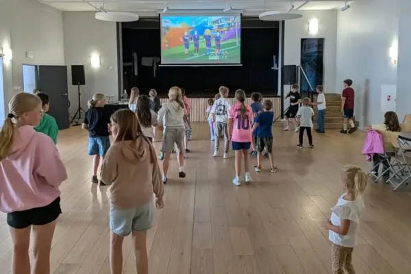Wakacyjne zajęcia w Miasteczku Krajeńskim: sport, gofry i Just Dance
