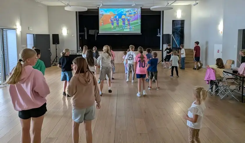 Wakacyjne zajęcia w Miasteczku Krajeńskim: sport, gofry i Just Dance