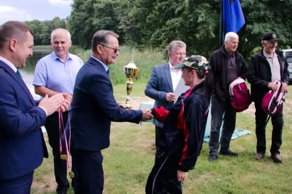XI Powiatowe Zawody Wędkarskie na Jeziorze Młotkóweckim – sukces DPS Chlebno