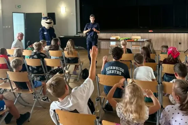 Wakacyjne zajęcia w Miasteczku Krajeńskim: bezpieczeństwo, edukacja i zabawa