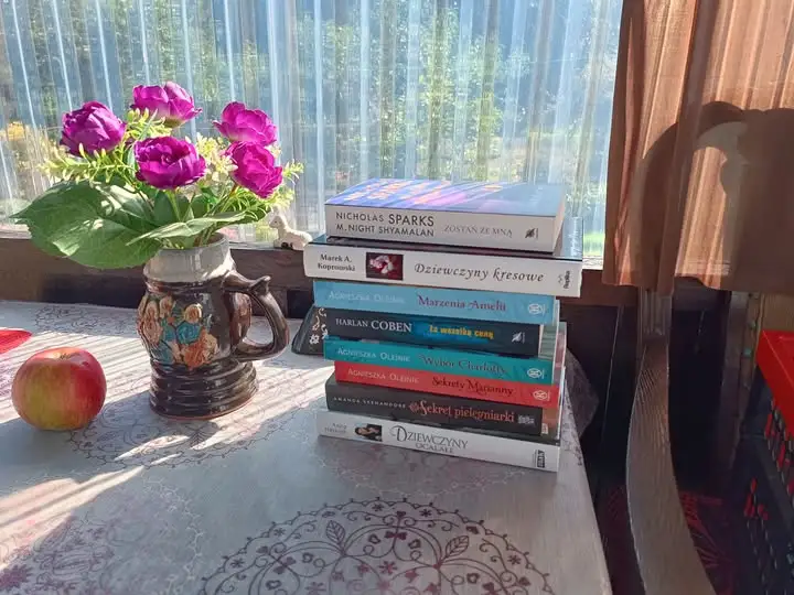 Książka w drodze: bibliotekarki dostarczyły lektury do czytelniczek z Miasteczka Krajeńskiego