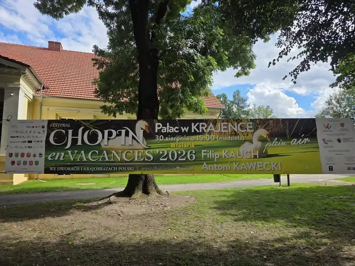 Chopin w Krajence: niedzielny koncert w parku przy Urzędzie Miejskim