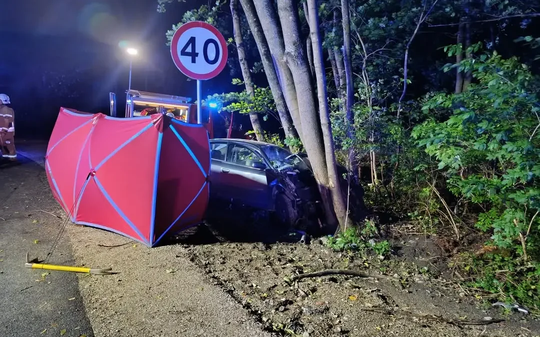 Tragiczny wypadek na drodze powiatowej Glesno-Liszkowo. Jedna osoba nie żyje