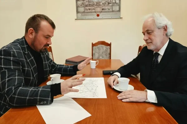 Senator Adam Szejnfeld z wizytą w Krajenice – rozmowy o rozwoju gminy i trasie S11