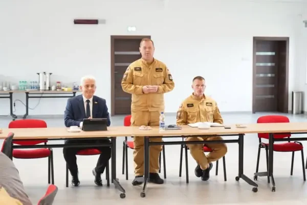 Strażacy z Piły spotkali się z samorządowcami. Tematem punkty schronienia i syreny alarmowe