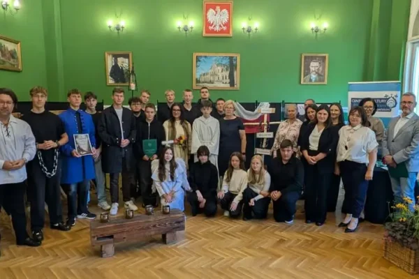 Narodowe Czytanie 2026 w Brzostowie – „Dziady” Mickiewicza w wyjątkowej scenerii