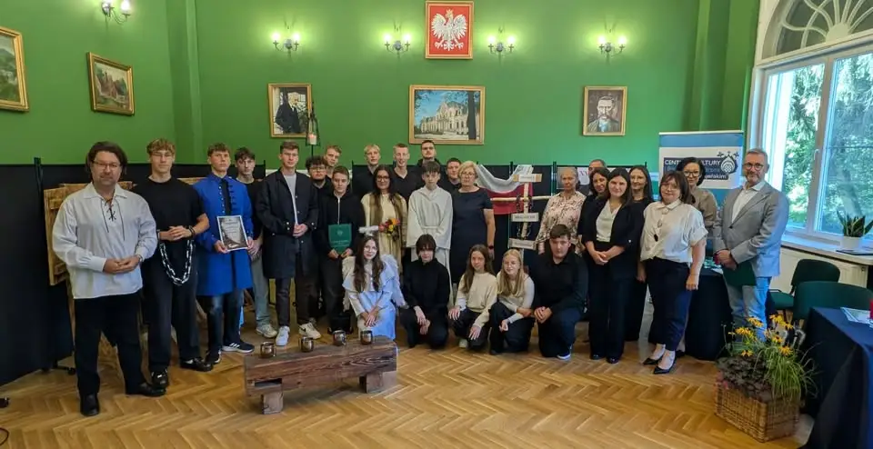 Narodowe Czytanie 2026 w Brzostowie – „Dziady” Mickiewicza w wyjątkowej scenerii
