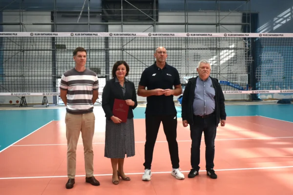Hala sportowa przy ul. Żeromskiego w Pile przechodzi gruntowną modernizację za ponad 7,5 mln zł