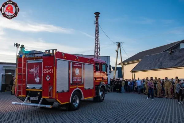 Nowy wóz bojowy dla OSP Białośliwie. Stary trafił do Krostkowa