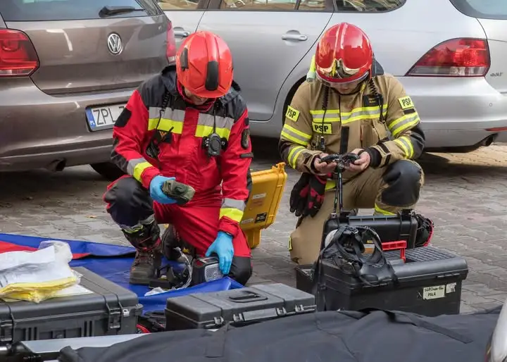 Ćwiczenia PSP w Pile: symulacja zagrożenia biologicznego w sanepidzie