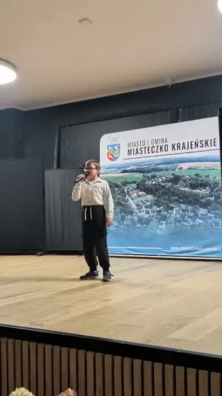 Młodzi wokaliści uświetnili jubileusz 20-lecia koła emerytów w Miasteczku Krajeńskim